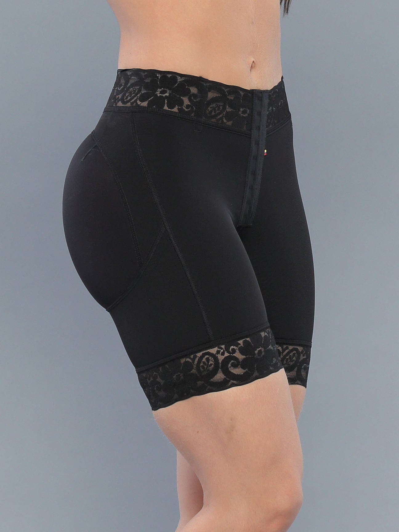 Sculpting Round Lift Shorts with Hooks NS005